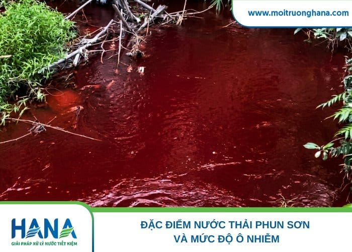 Nước thải sơn thường có màu đậm kèm mùi hắc
